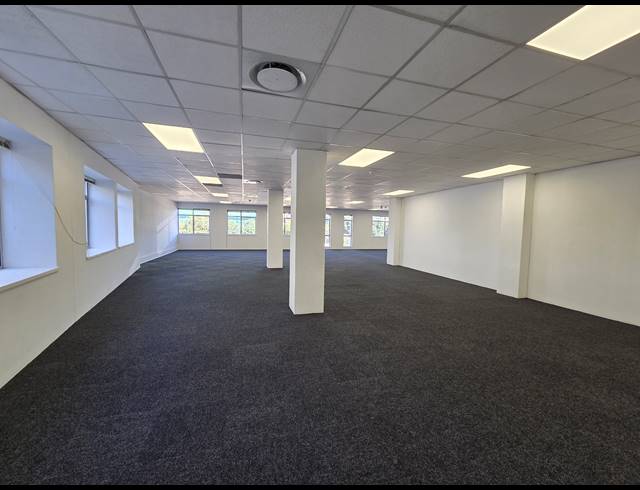 1,632M² OFFICE TO LET IN SANDTON CENTRAL